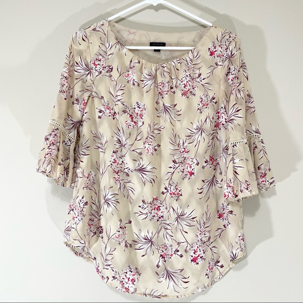 Ann Taylor Beige Floral Print Blouse Size XS